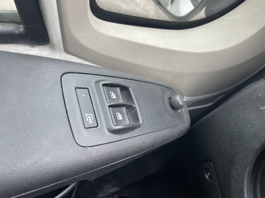 MERCEDES SPRINTER 211 CDI DUPLA KABINA SANDUČAR